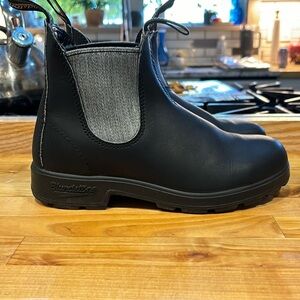 Women’s  Blundstones